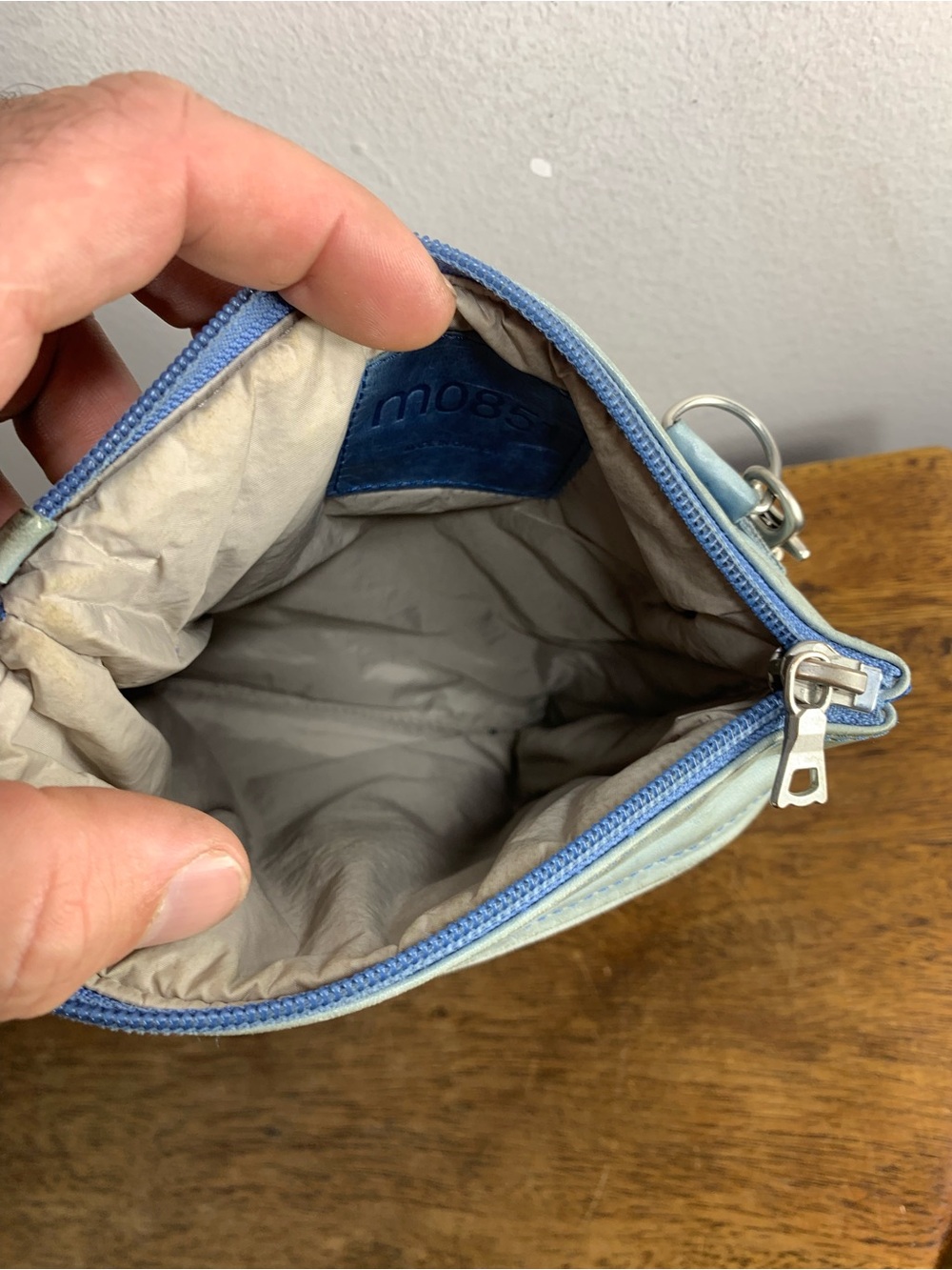 Vintage 90s small M0851 crossbody leather bag - Picture 9 of 10